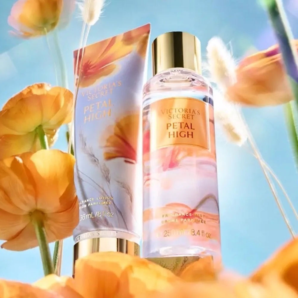 NWT Victoria's Secret Petal High Fragrance Mist Limited Edition Vintage Stock - Picture 2 of 9